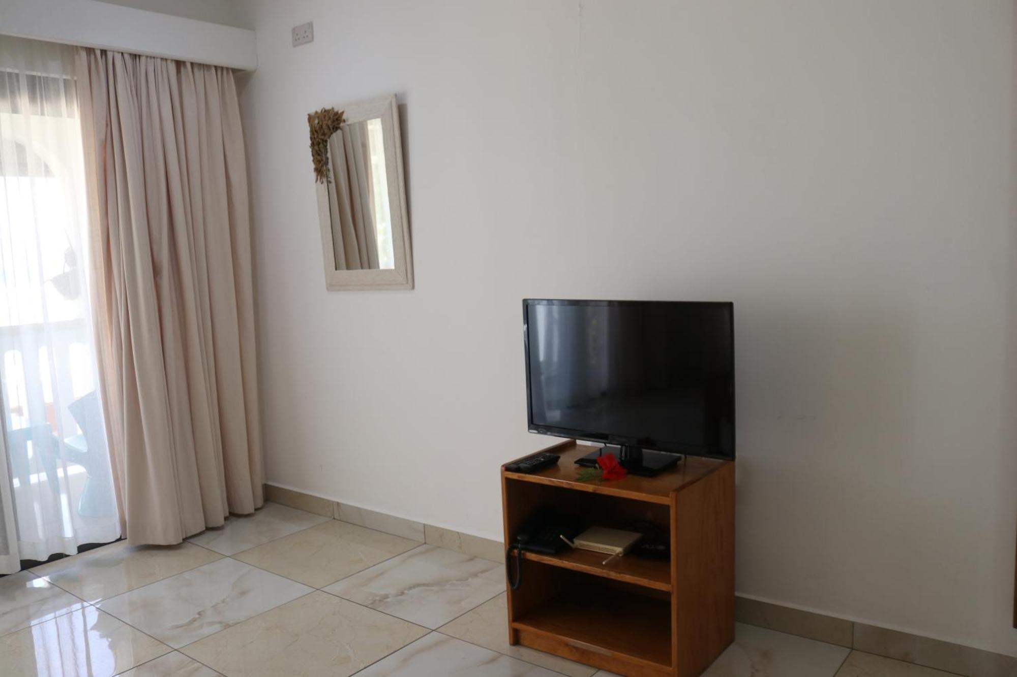Marie-france Front Apartment